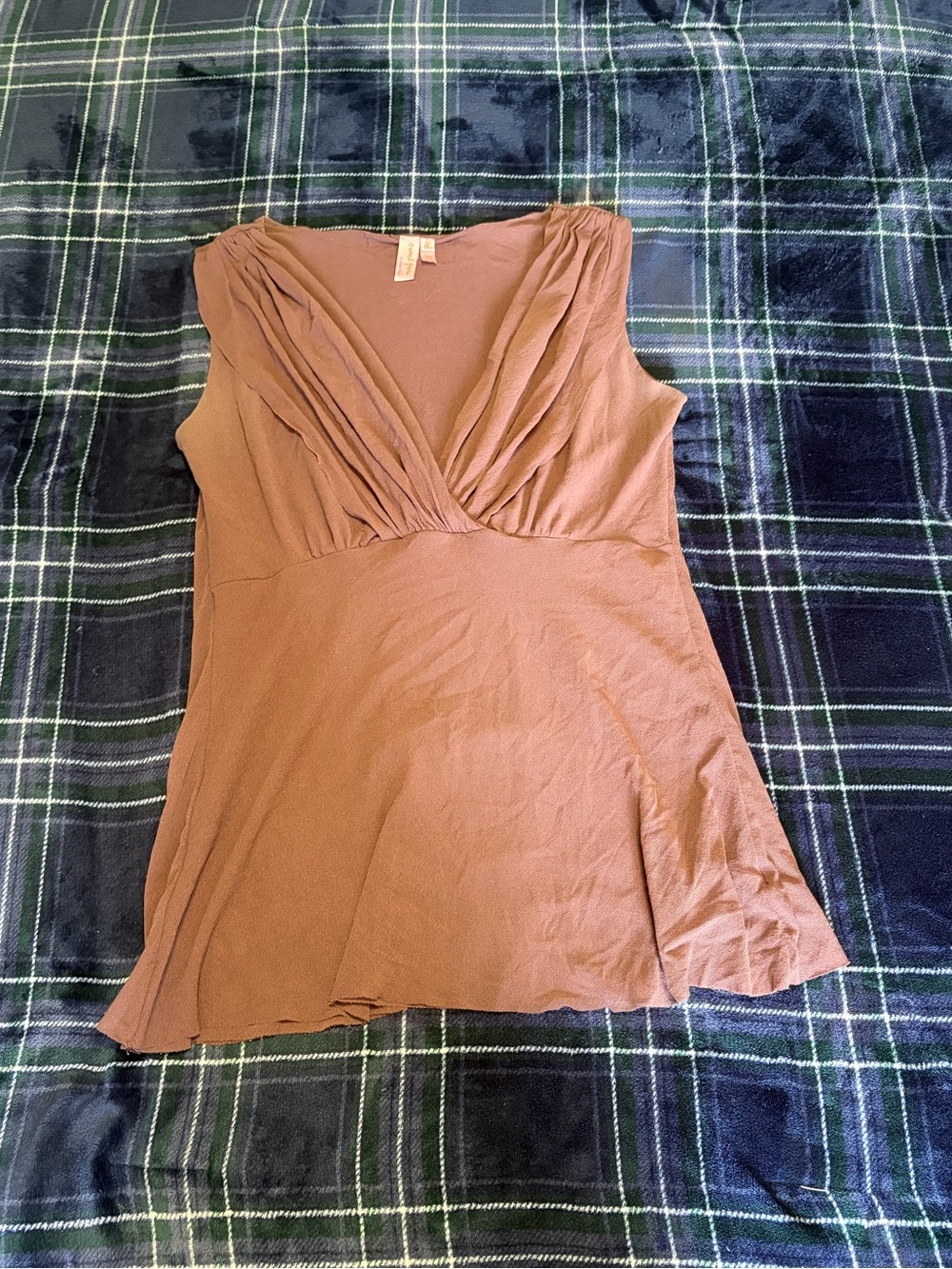 Y2K 2000s style Sweet pea Brown crossover babydoll  tank top. Size L.
